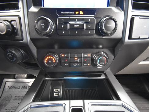 Used 2020 Ford F150 XLT w/ Equipment Group 302A Luxury AWD/4WD image 17