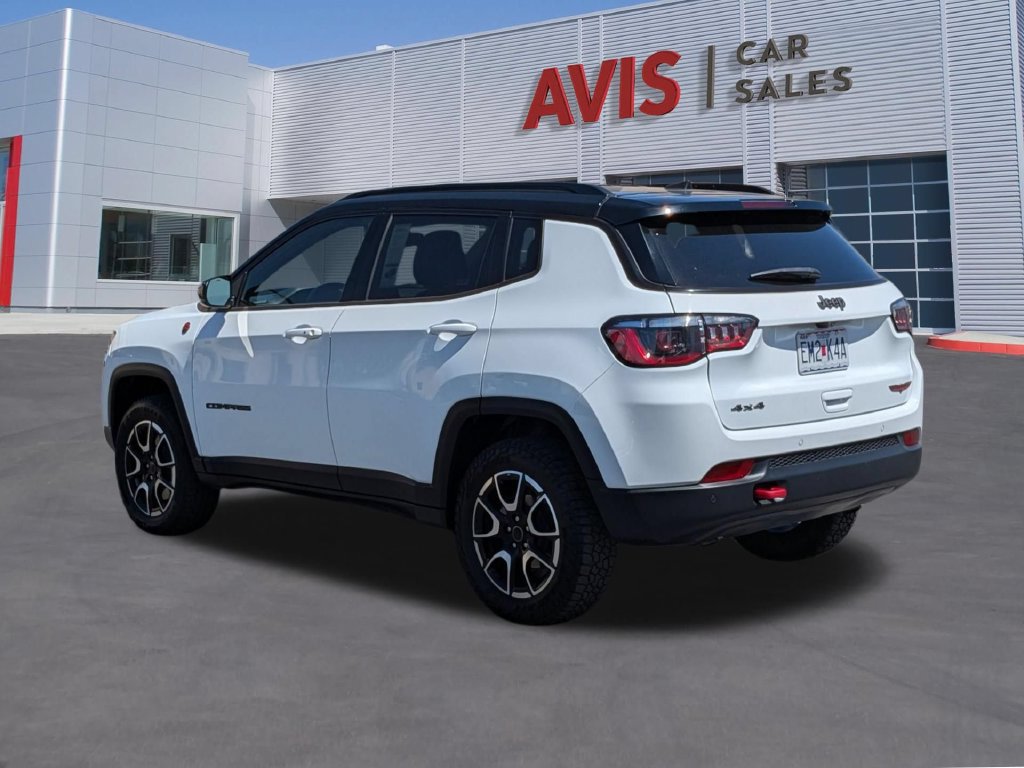Used 2025 Jeep Compass Trailhawk AWD/4WD image 9