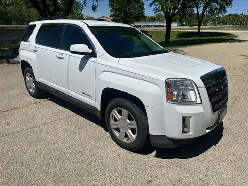 Used 2014 GMC Terrain SLE w/ Convenience Package AWD/4WD image 4