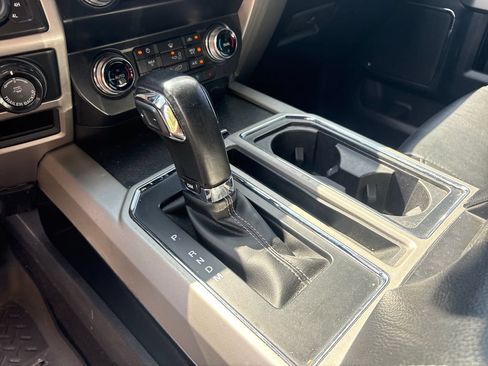Used 2020 Ford F150 Lariat w/ Equipment Group 502A Luxury AWD/4WD image 29