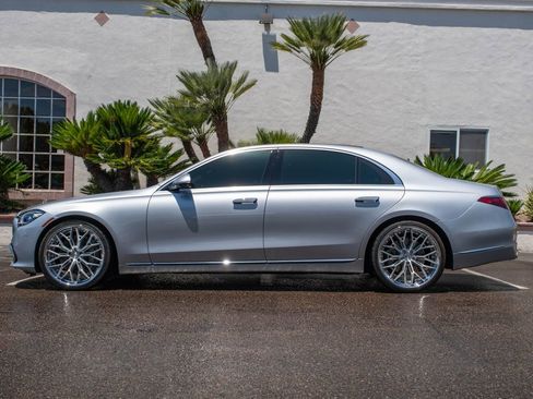 Used 2022 Mercedes-Benz S 580 4MATIC Sedan image 4