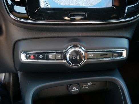 Used 2023 Volvo XC40 Recharge Plus w/ Protection Package Premier AWD/4WD image 20