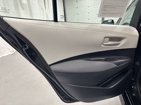 Used 2025 Toyota Corolla LE w/ LE Premium Package image 41