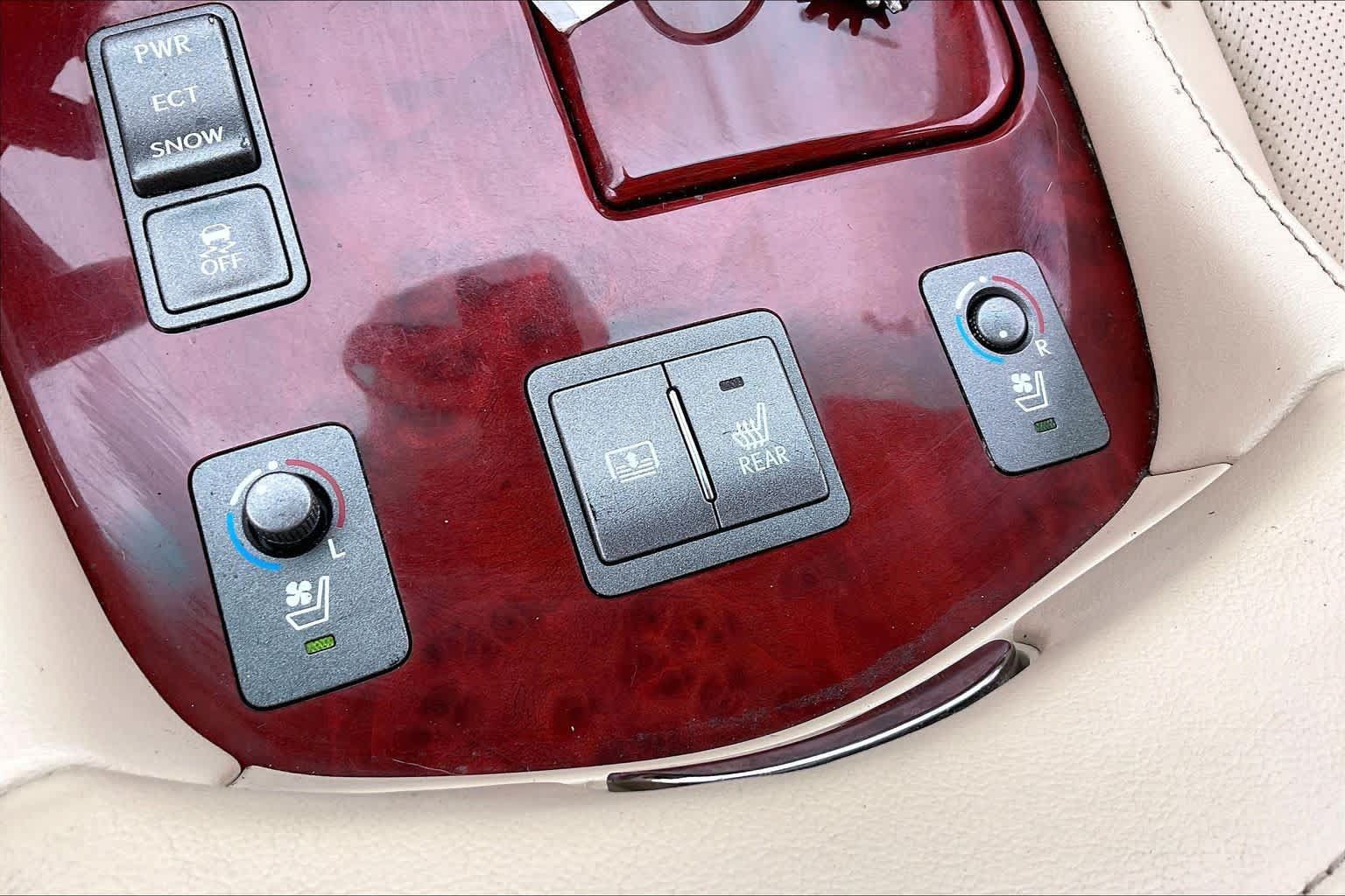 Used 2007 Lexus LS 460 RWD image 32