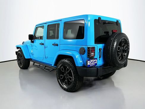 Used 2018 Jeep Wrangler Unlimited Sahara AWD/4WD image 5