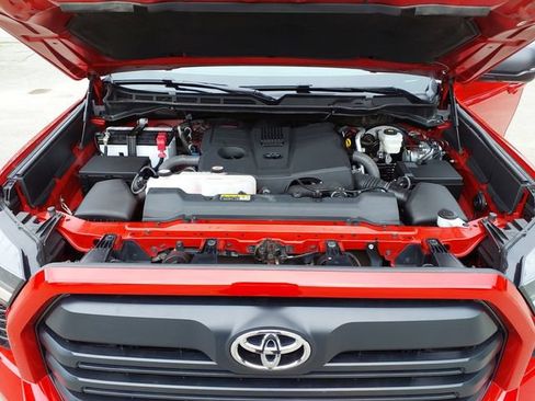 Used 2022 Toyota Tundra SR5 w/ SR5 Premium Package AWD/4WD image 23