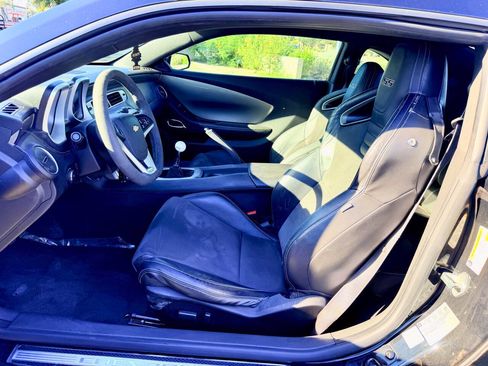 Used 2014 Chevrolet Camaro SS w/ SS Performance Package RWD image 10