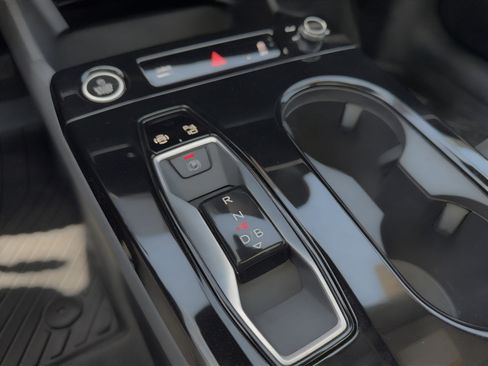 Certified 2025 Audi A6 e-tron Premium Plus w/ Premium Plus AWD/4WD image 25