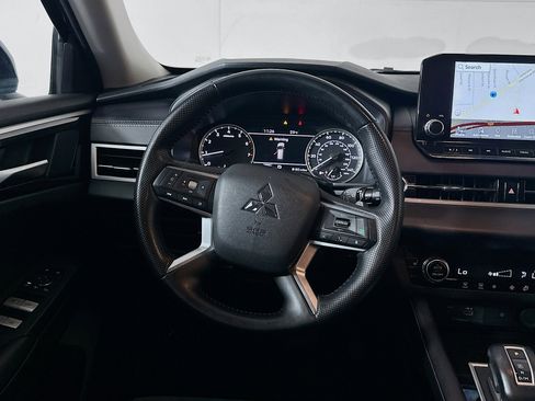 Used 2024 Mitsubishi Outlander SE image 18