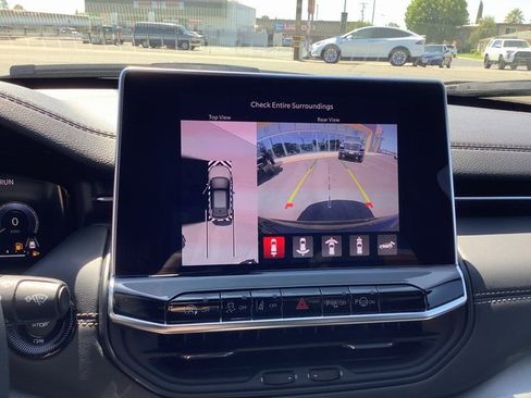 Used 2023 Jeep Compass High Altitude w/ Driver Assist Group I image 19