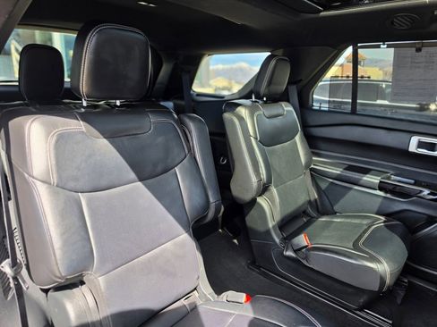 Used 2023 Ford Explorer ST w/ Equipment Group 401A image 18