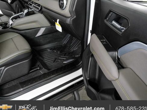 Used 2026 Chevrolet Colorado ZR2 w/ Technology Package AWD/4WD image 24