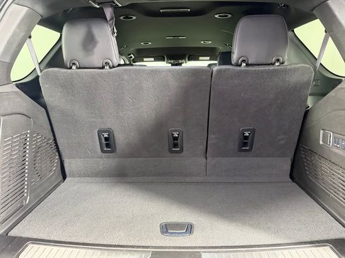 Used 2025 GMC Yukon Denali image 30