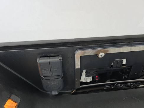 Used 2022 Chevrolet Silverado 1500 High Country w/ Technology Package image 19