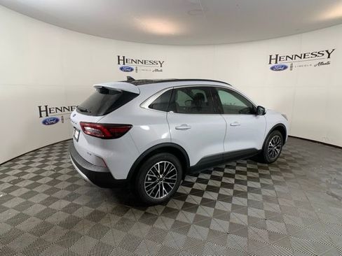 Used 2025 Ford Escape SE image 8