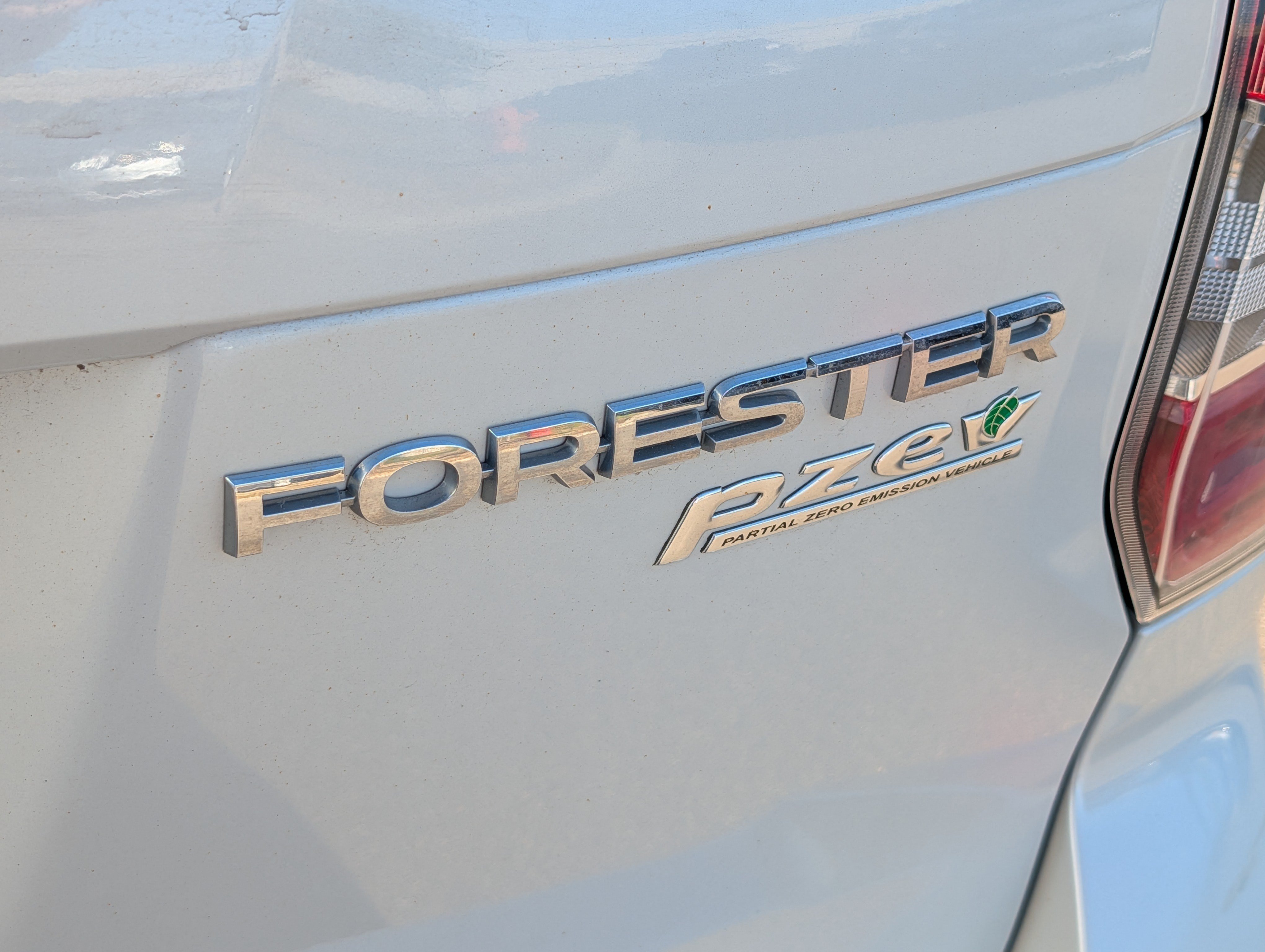 Used 2015 Subaru Forester 2.5i Premium w/ All-Weather Package AWD/4WD image 7