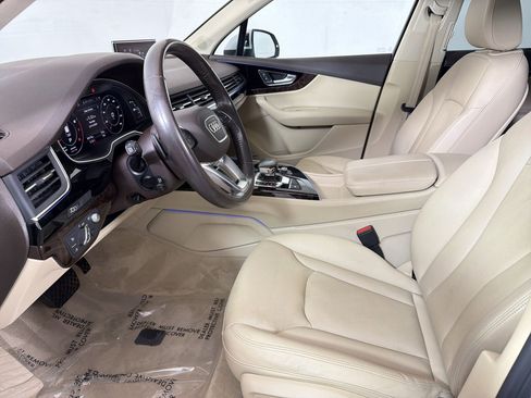 Used 2019 Audi Q7 3.0T Prestige AWD/4WD image 5