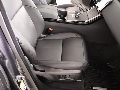 Used 2026 Land Rover Range Rover Velar Dynamic SE image 13