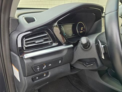 Used 2022 Kia Niro EX FWD image 20