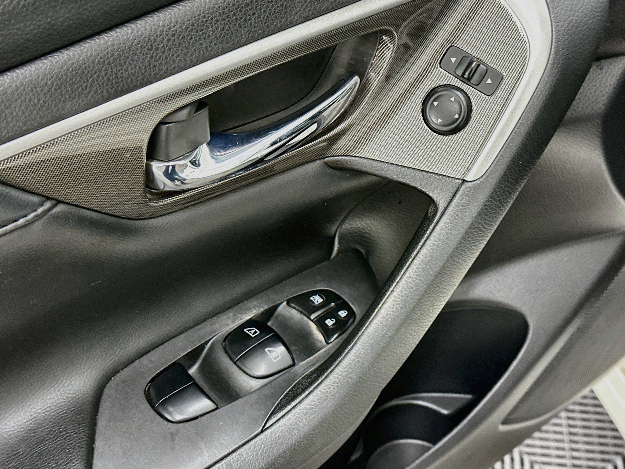 Used 2015 Nissan Altima 2.5 SL w/ Moonroof Package FWD image 15