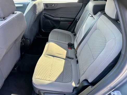 Used 2022 Ford Escape SE w/ SE Sport Appearance Package image 8