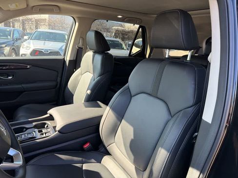 Used 2025 Honda Pilot Touring image 34
