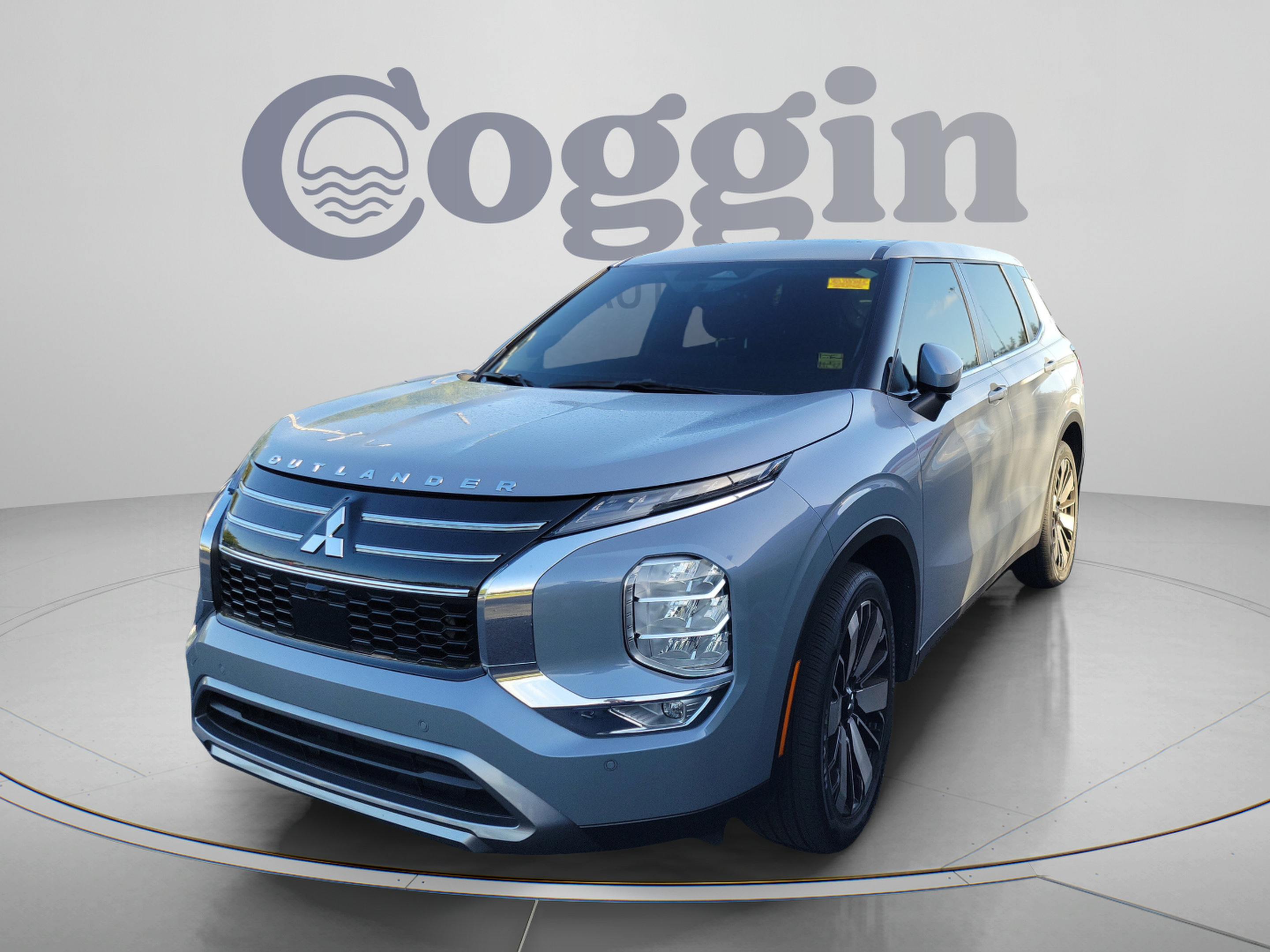 Used 2025 Mitsubishi Outlander SE FWD image 2