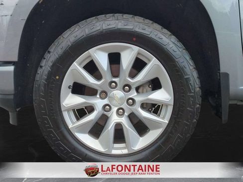 Used 2019 Chevrolet Silverado 1500 Custom w/ Custom Value Package AWD/4WD image 30