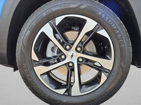 Certified 2024 Chevrolet Trax RS w/ Driver Confidence Package FWD image 29