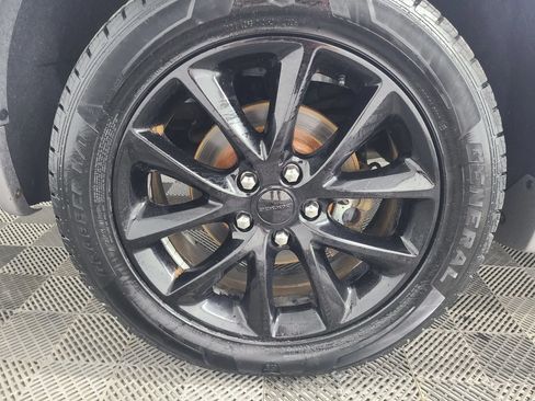 Used 2018 Dodge Durango GT w/ Premium Group AWD/4WD image 16