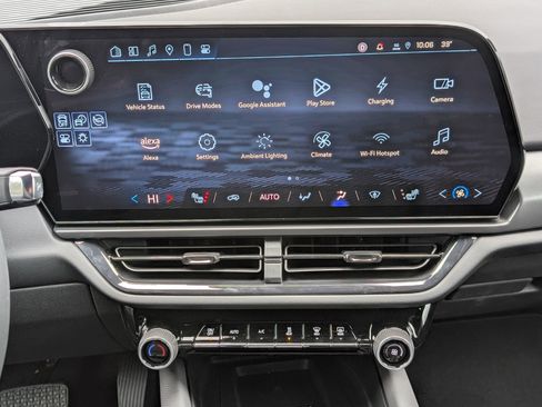 Used 2025 Chevrolet Equinox EV RS image 25