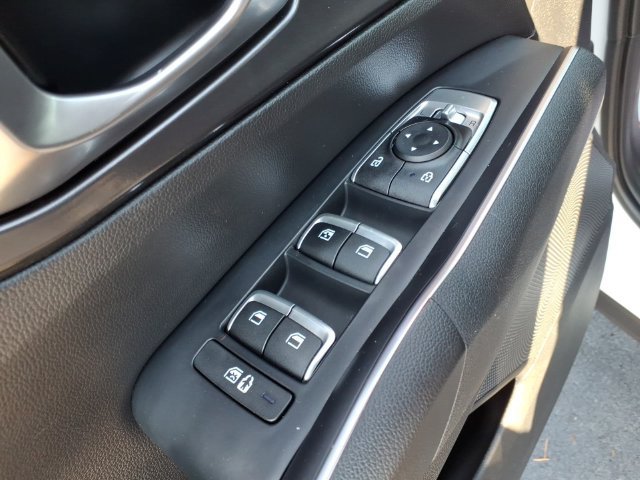 Used 2023 Kia Sorento LX FWD image 9