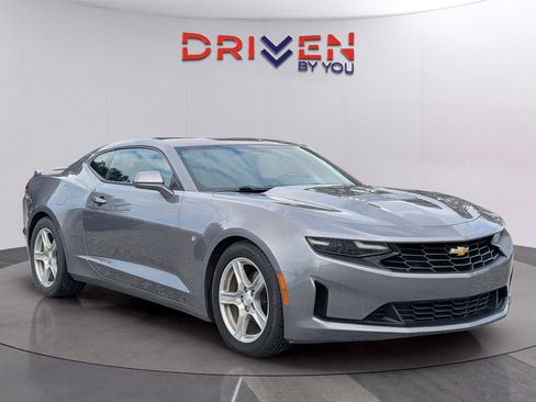 Used 2020 Chevrolet Camaro LT RWD image 7