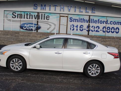 Used 2014 Nissan Altima 2.5 S FWD image 3