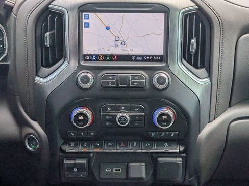 Used 2020 GMC Sierra 2500 Denali w/ Denali Ultimate Package AWD/4WD image 17