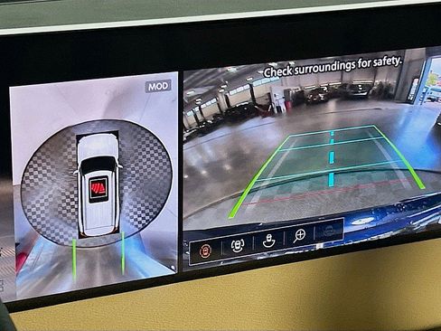 New 2025 Nissan Armada SL w/ Captain's Chari Seat Package image 16