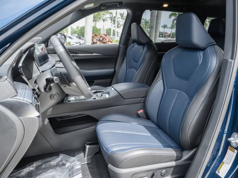 Certified 2026 INFINITI QX60 Sport w/ Dark Cargo Package AWD/4WD image 8