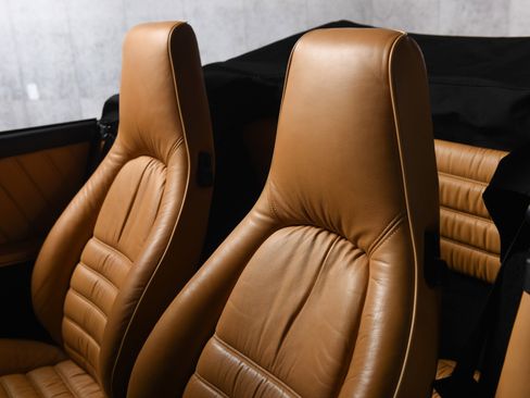 Used 1988 Porsche 911 Carrera RWD image 20