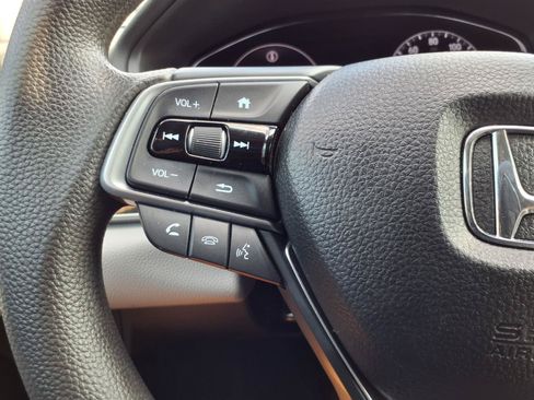 Used 2018 Honda Accord EX image 16