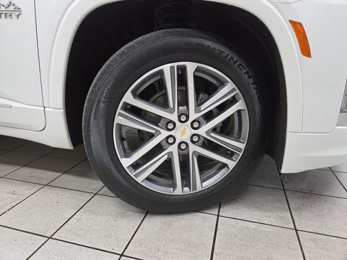 Used 2023 Chevrolet Traverse High Country w/ LPO, Floor Liner Package AWD/4WD image 8