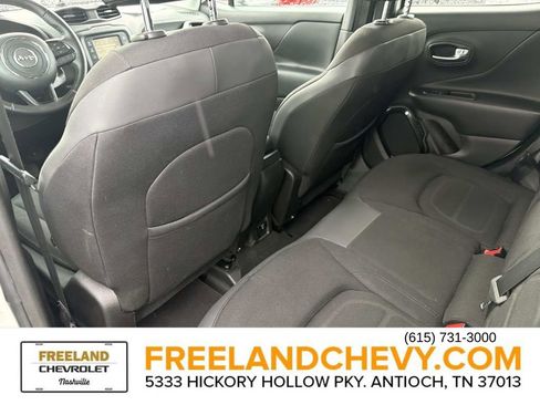 Used 2017 Jeep Renegade Altitude FWD image 17