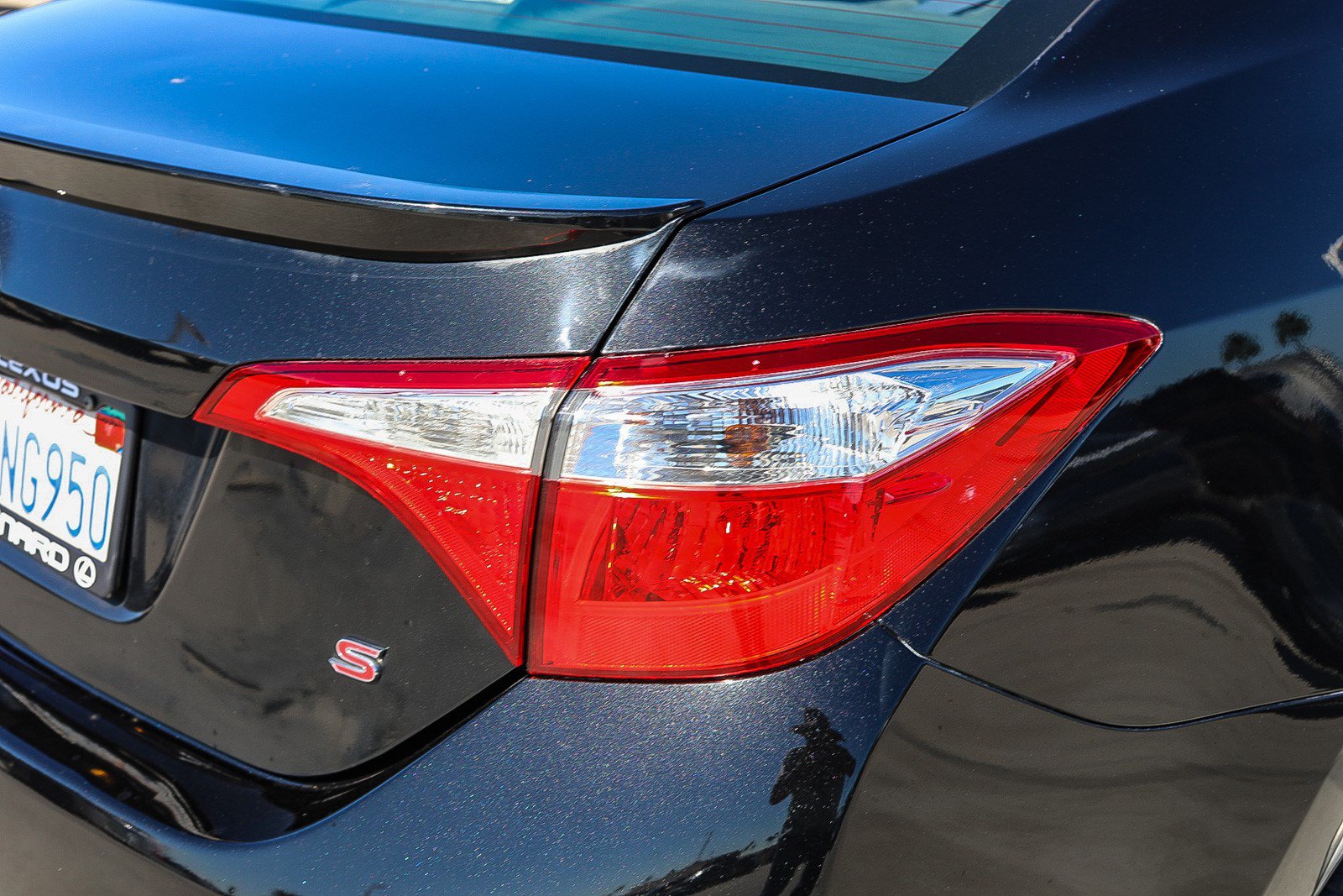 Used 2016 Toyota Corolla S FWD image 9