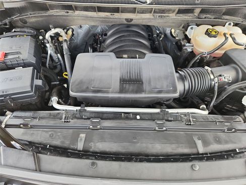 Used 2023 Chevrolet Suburban RST w/ Luxury Package AWD/4WD image 31