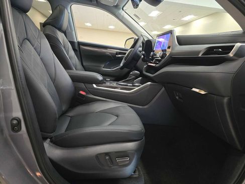 New 2026 Toyota Highlander Platinum AWD/4WD image 27