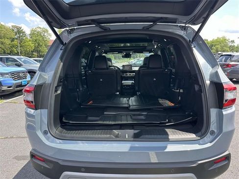 Used 2025 Honda Pilot TrailSport image 10