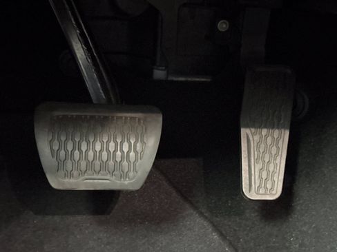 Used 2024 Jeep Wrangler Unlimited Rubicon 4xe AWD/4WD image 44