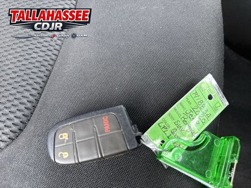 Used 2020 Jeep Renegade Altitude FWD image 28