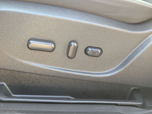 Used 2018 Ford Escape SE w/ SE Sync 3 Package image 19