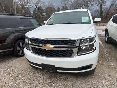 Used 2017 Chevrolet Suburban LT image 6