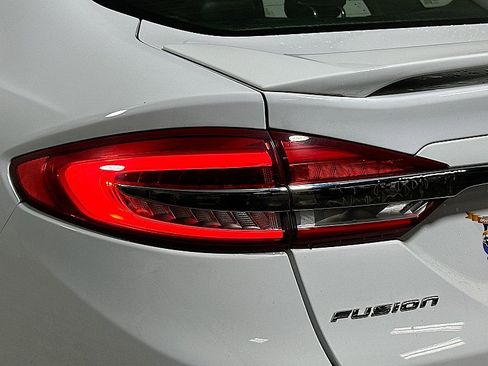 Used 2017 Ford Fusion SE w/ Equipment Group 601A image 34